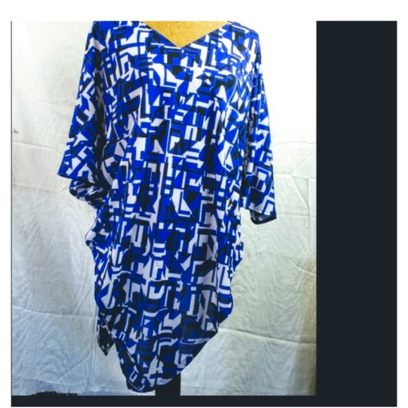 Vince Camuto Asymmetric blue  and white geometric top size L - Picture 1 of 8